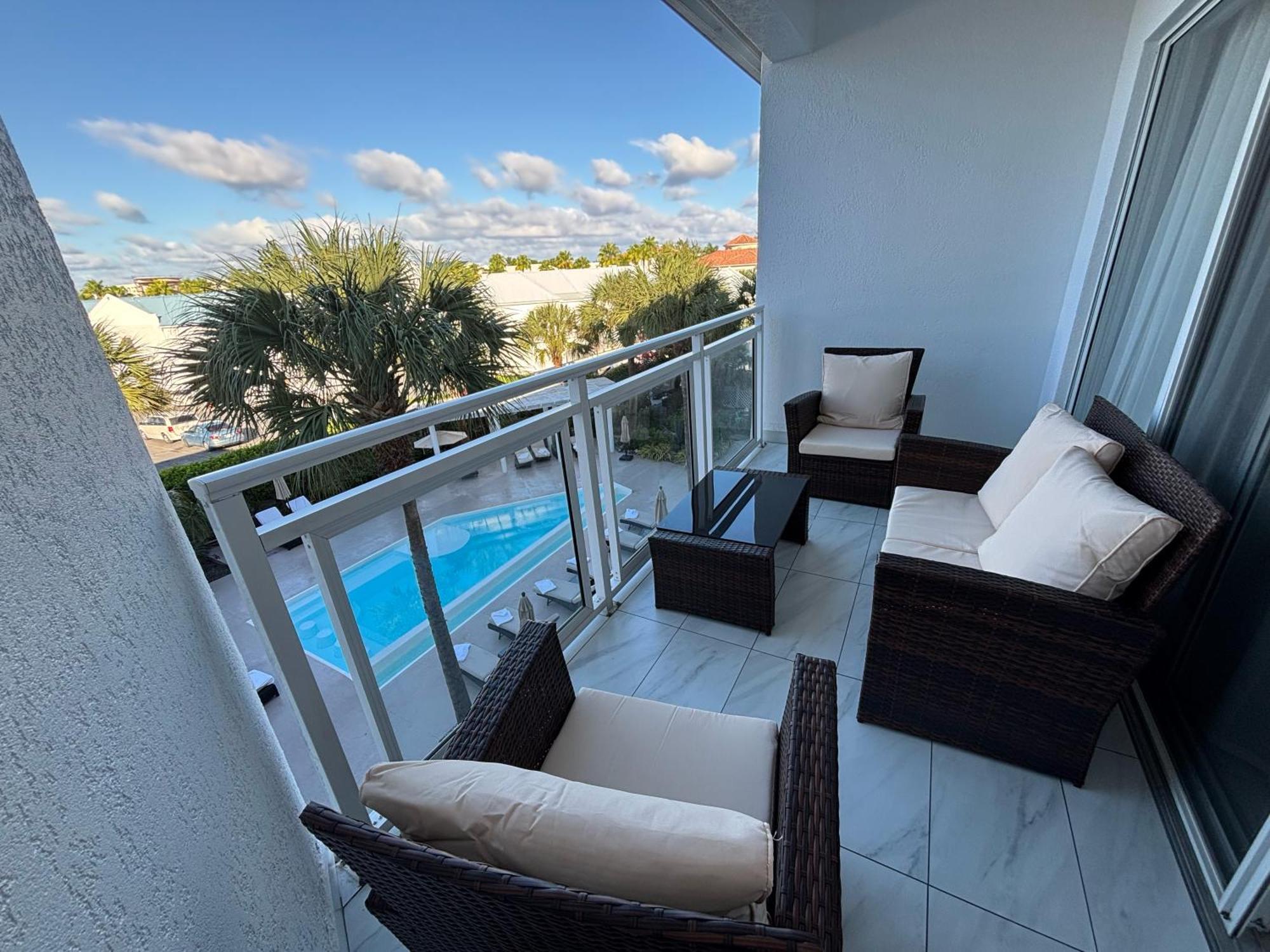 Grace Bay Suites Zewnętrze zdjęcie